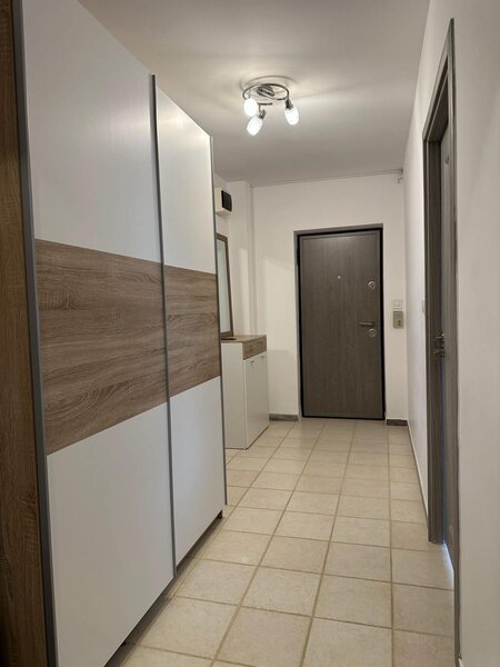 Parc Sebastian, apartament decomandat, 3 camere, 2 gr. sanitare, anul 2001.